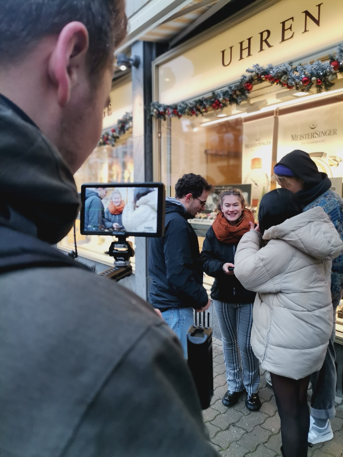 Behind the Scenes — Detailarbeit am Set